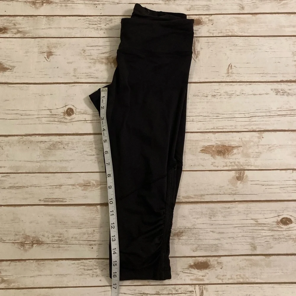 Lululemon Black Side Ruched Cropped Leggings Size 6